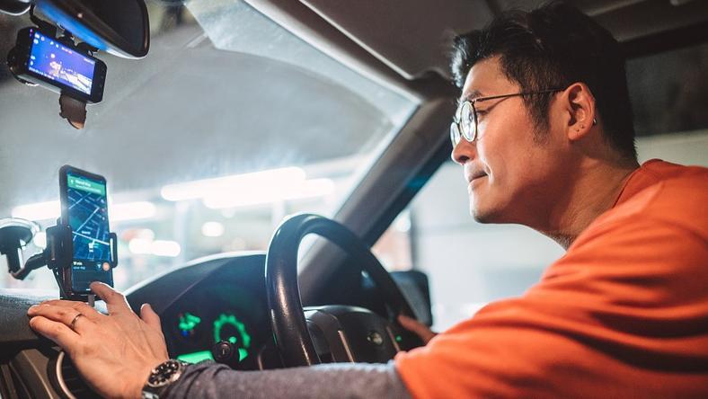 小拉出行如何“虎口求生”?